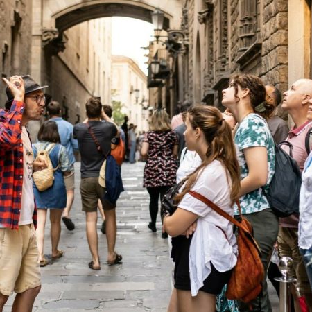Ghid Național de Turism (touroperator)